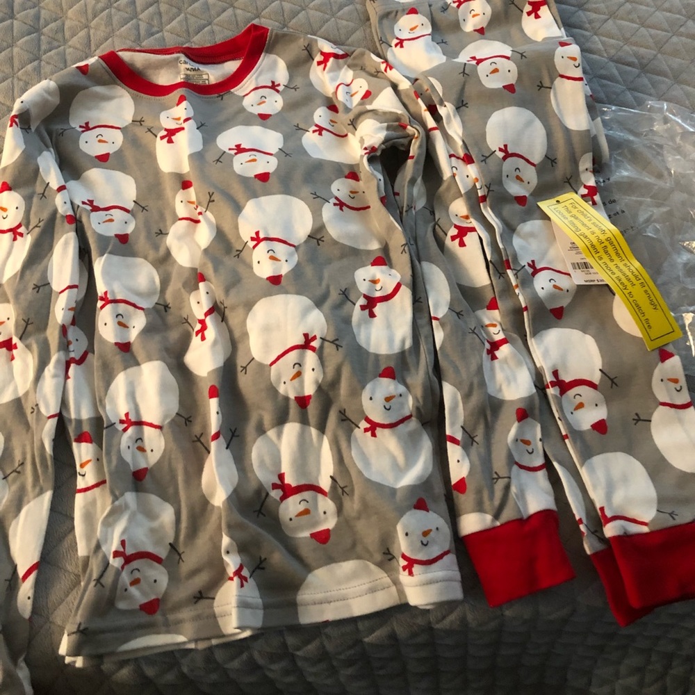NWT Children’s Carter’s pajama set size 14 with snow men boy or girl